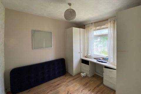 34 Mayfield Crescent, London, N9 7NH