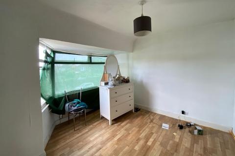 34 Mayfield Crescent, London, N9 7NH