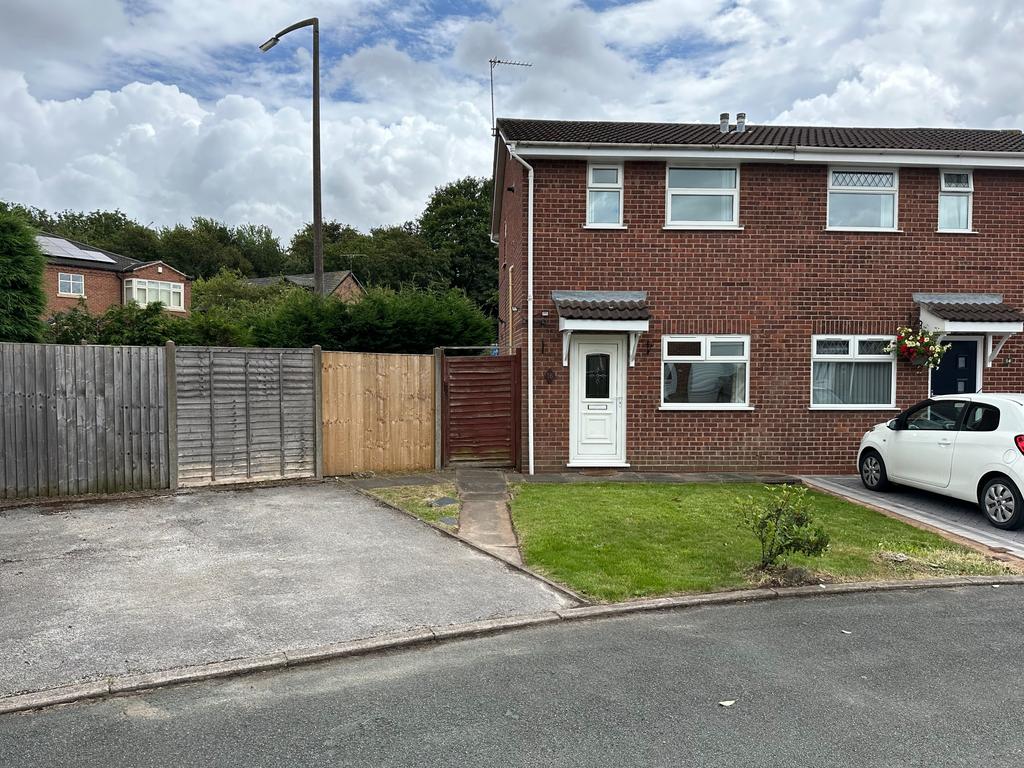 Duchy Close, Stretton, BurtononTrent, DE13 2 bed semidetached house