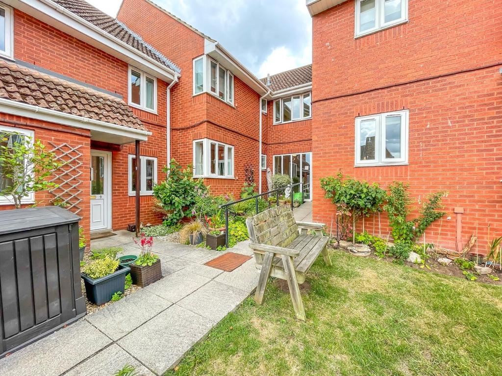 Clockhouse Mews, Portishead, Bristol, Somerset, BS20 1 bed apartment for sale £172,000