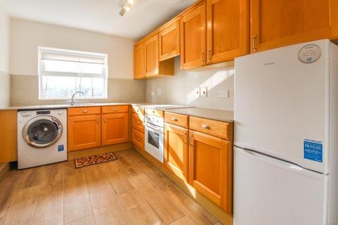 2 bedroom flat to rent, Waters Reach, Maidenhead