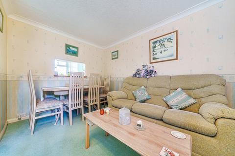219 Park Barn Drive, Guildford, GU2 8EX