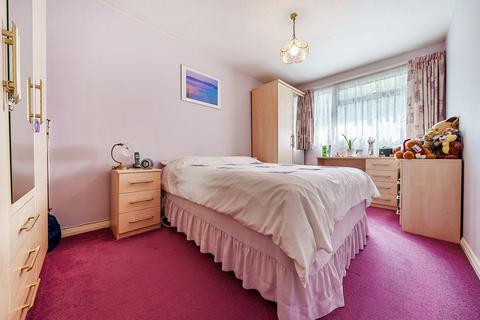 219 Park Barn Drive, Guildford, GU2 8EX