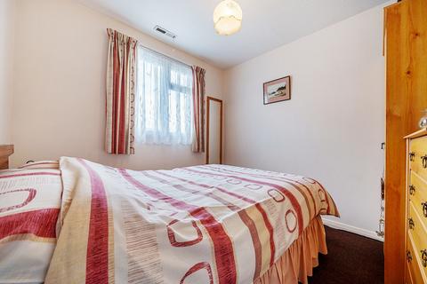 219 Park Barn Drive, Guildford, GU2 8EX