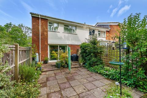 219 Park Barn Drive, Guildford, GU2 8EX