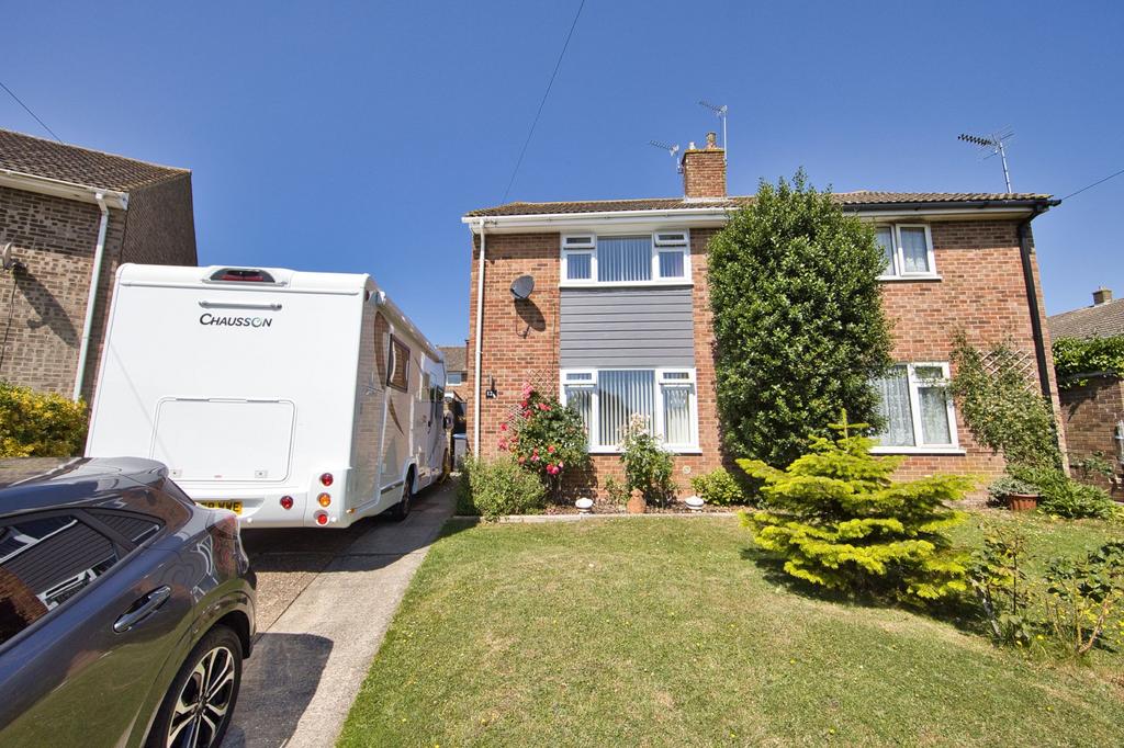 Hawthorne Close, Eythorne, CT15 3 bed semidetached house for sale £