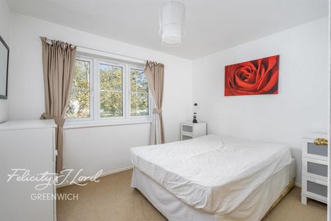 2 bedroom flat to rent, Brunswick Quay, SE16