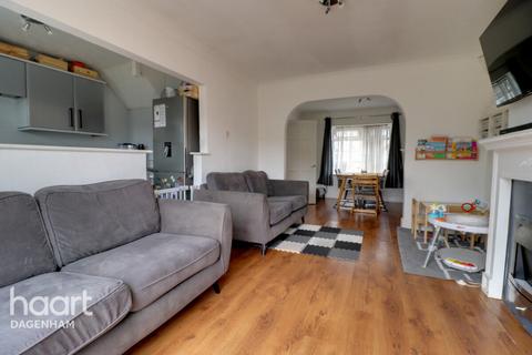 14 Hunters Square, Dagenham, RM10 8AZ