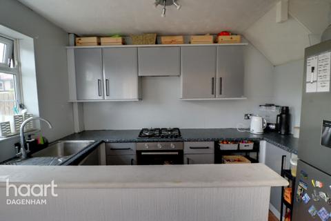 14 Hunters Square, Dagenham, RM10 8AZ