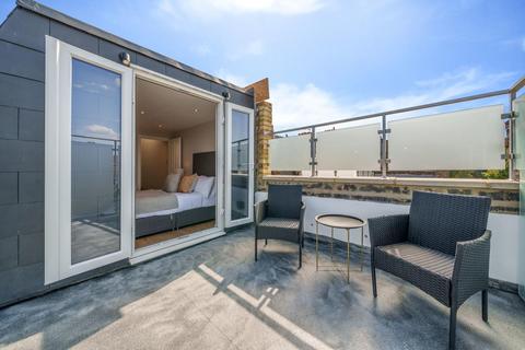 91a Replingham Road, London, SW18 5LU