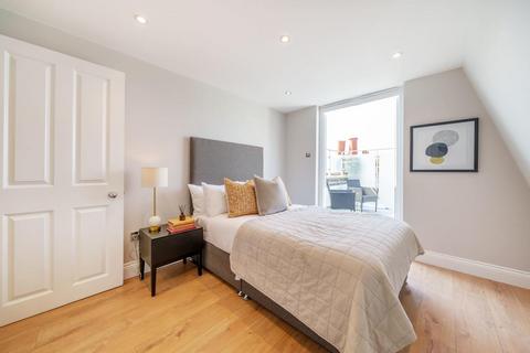 91a Replingham Road, London, SW18 5LU