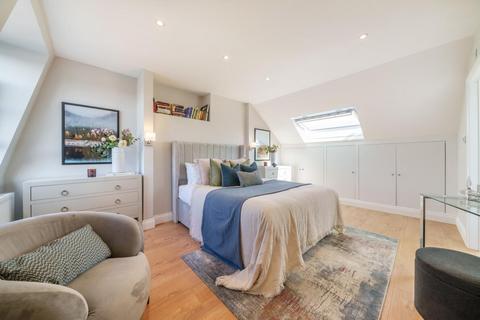 91a Replingham Road, London, SW18 5LU