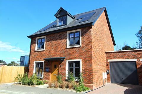 Brookwood Road, Petersfield, Hampshire, GU31