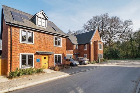 undefined, Brookwood Road, Petersfield, Hampshire, GU31