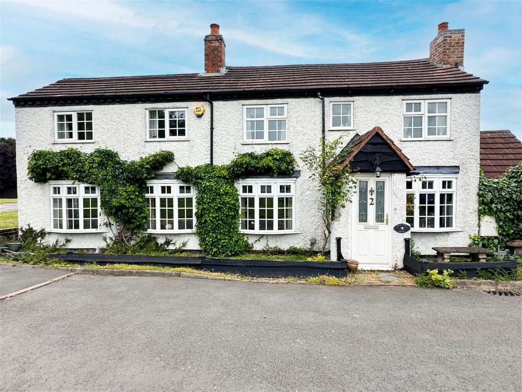 Station Road, Wythall, B47 6AA 2 bed cottage for sale £350,000