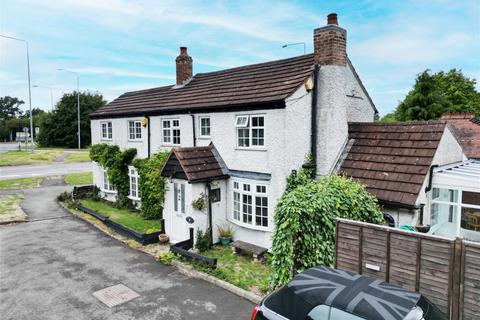 2 bedroom cottage for sale, Station Road, Wythall, B47 6AA
