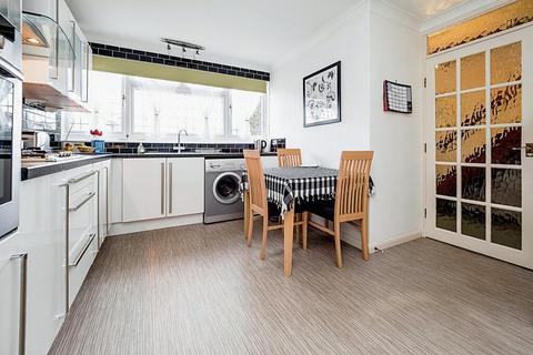 32 Ridgewell Close, Dagenham, RM10 9AJ