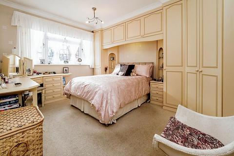 32 Ridgewell Close, Dagenham, RM10 9AJ