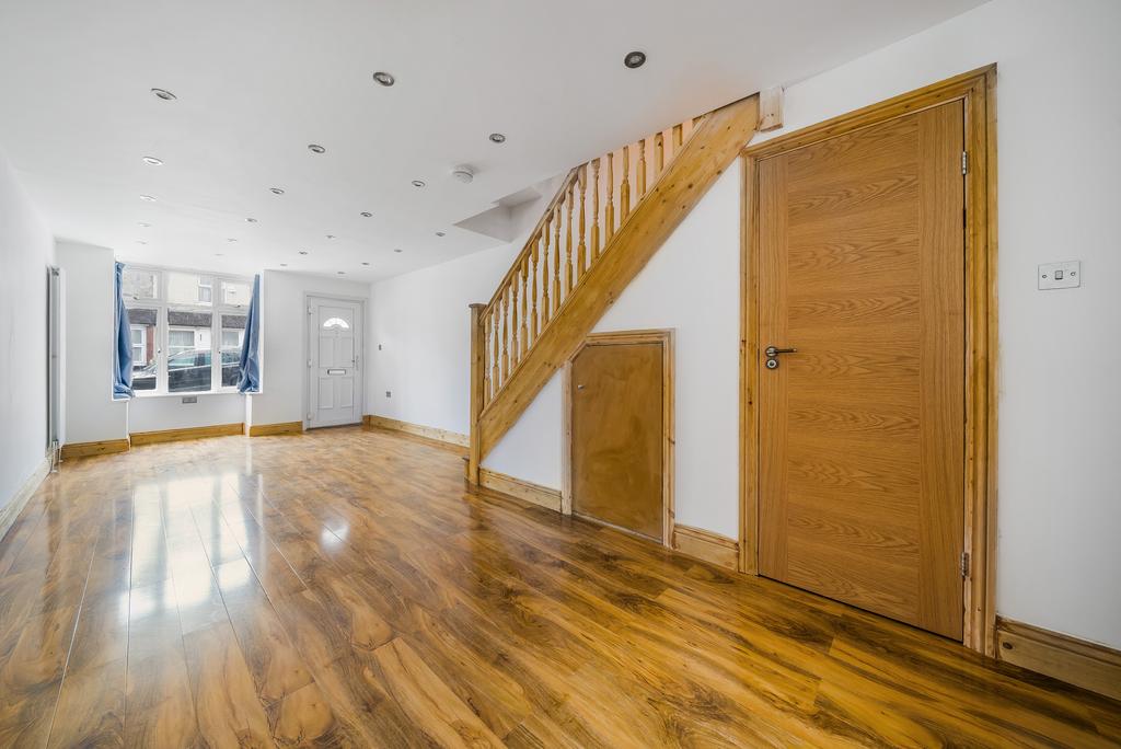 Liverpool Road, Watford WD18 0DW 4 bed terraced house for sale £450,000