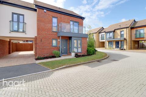 2 Pixel Way, Oakgrove, Milton Keynes, MK10 9TS