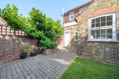 30 Aynscombe Angle, Orpington, BR6 0HJ
