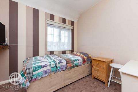 159 Mullway, Letchworth Garden City, SG6 4BG