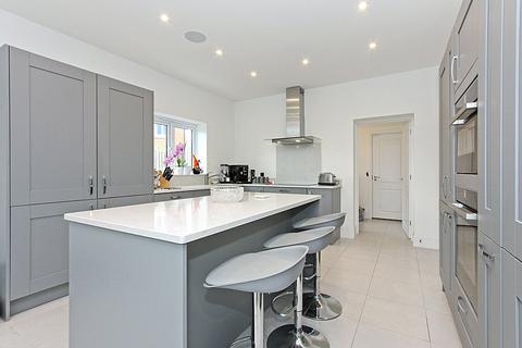 43 Hustlings Drive, Eastchurch, Sheerness, ME12 4JX