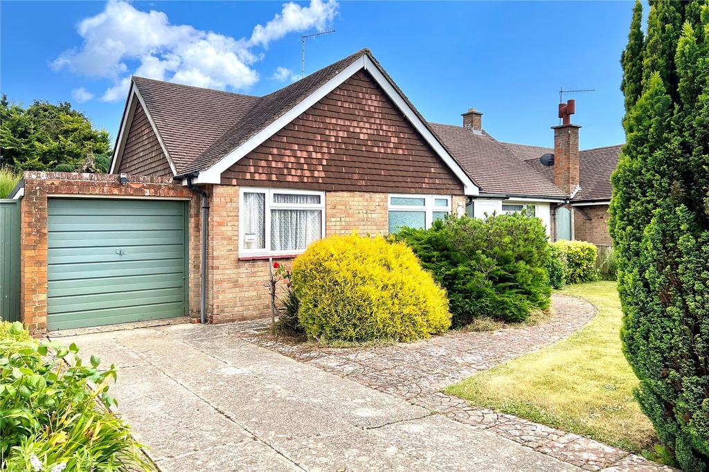 Mill Road Avenue, Angmering, West Sussex 2 bed bungalow for sale £500,000