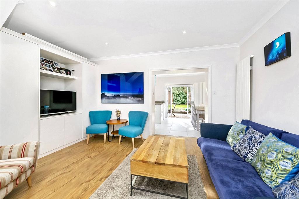Alexandra Road, Kew, Surrey, TW9 3 bed terraced house £3,750 pcm (£865 pw)