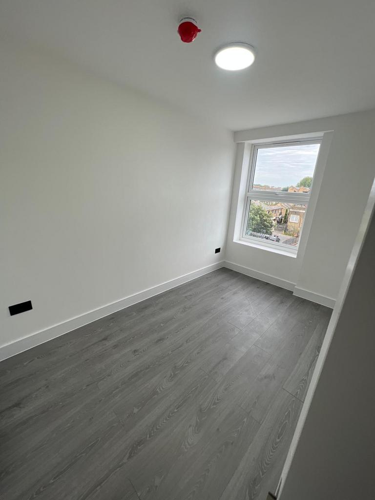 A Lovely Studio Flat For Rent in Dalston Hackney