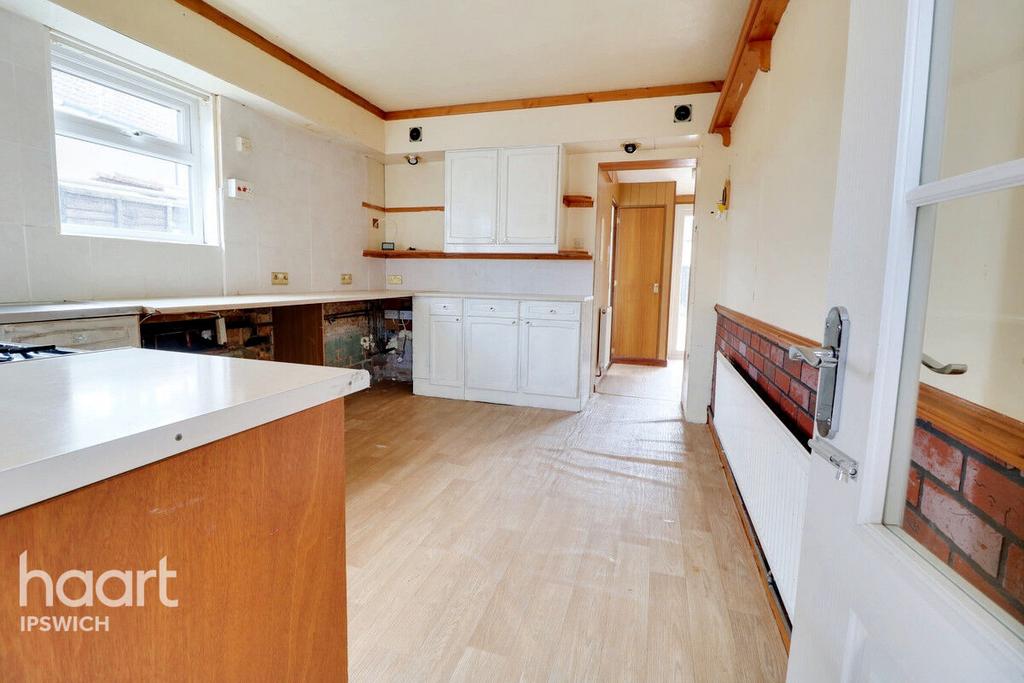 Frampton Road, Ipswich 3 bed semidetached house for sale £240,000