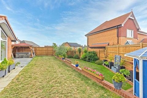 41 Hustlings Drive, Eastchurch, Sheerness, ME12 4JX