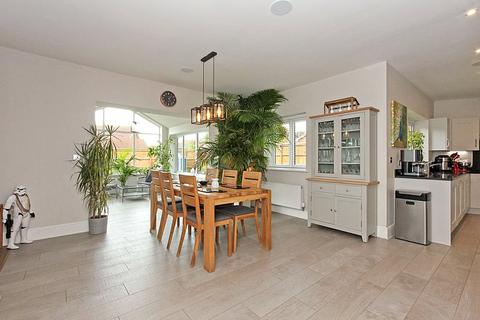 41 Hustlings Drive, Eastchurch, Sheerness, ME12 4JX