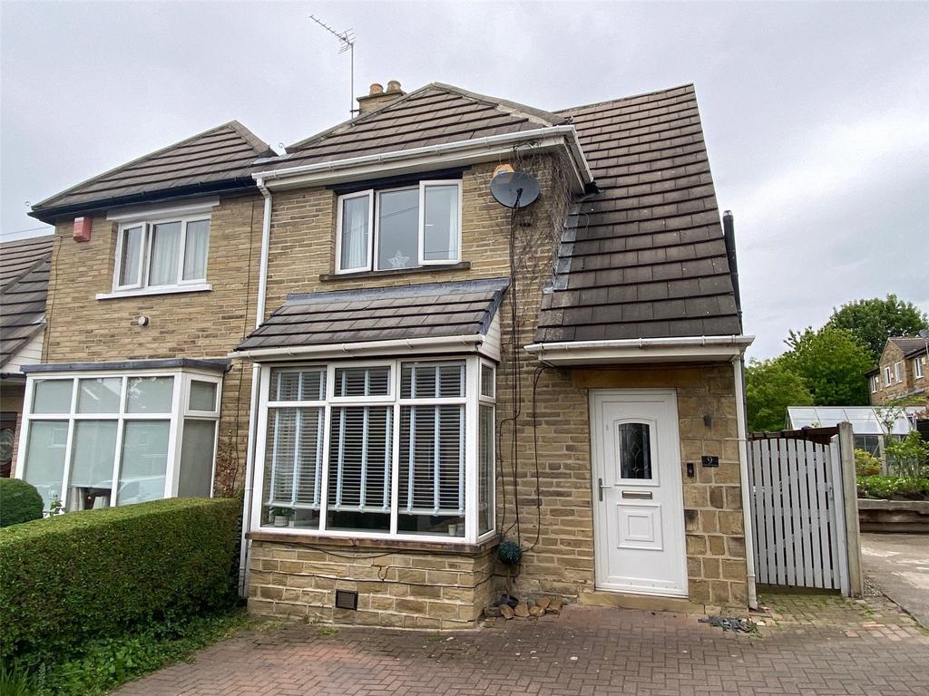 Fairfield Crescent, Dewsbury, WF13 3 bed semidetached house for sale