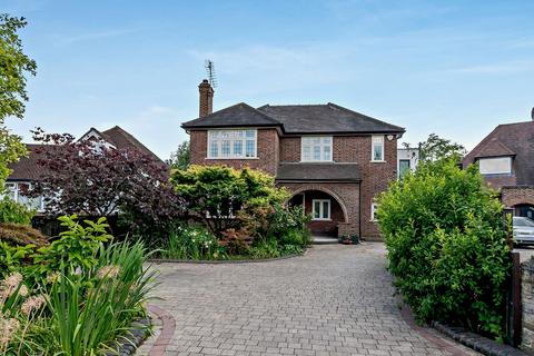3 Hamlin Crescent, Pinner, HA5 2SU