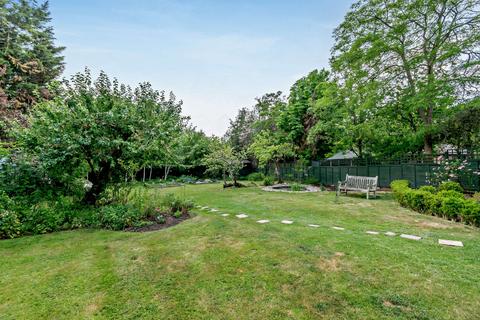 3 Hamlin Crescent, Pinner, HA5 2SU