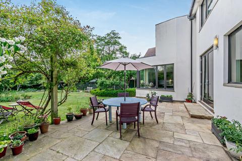 3 Hamlin Crescent, Pinner, HA5 2SU