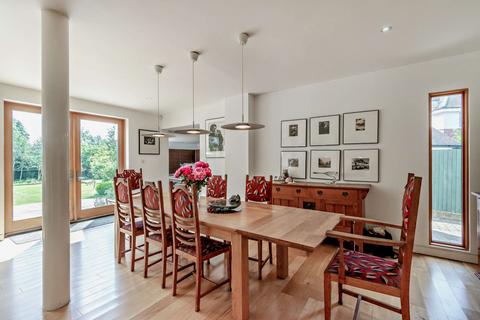 3 Hamlin Crescent, Pinner, HA5 2SU