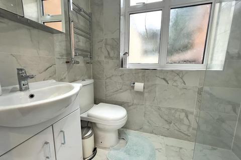 Studio to rent, Scarle Road, Wembley, Middlesex HA0