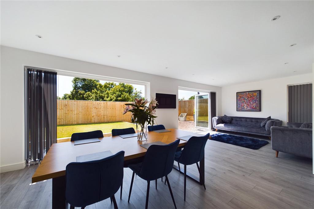 Living/Dining Room