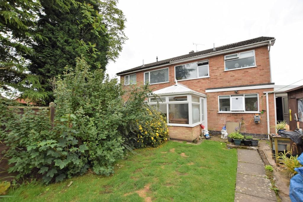 Bearsden Crescent, Hinckley 3 bed semidetached house £269,000