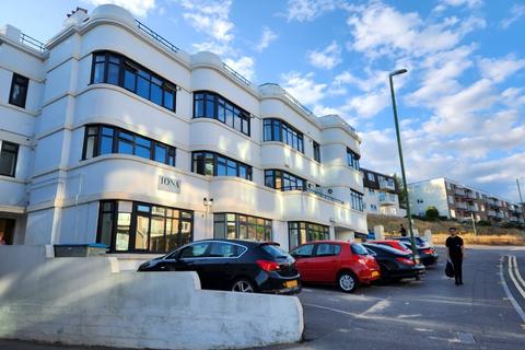 2 bedroom apartment to rent, Sea Road, Bournemouth