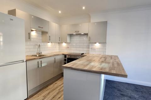 2 bedroom apartment to rent, Sea Road, Bournemouth