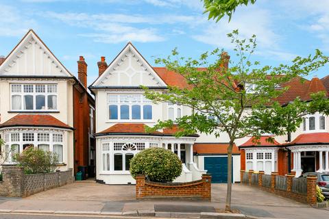 20 Monkhams Drive, Woodford Green, IG8 0LQ