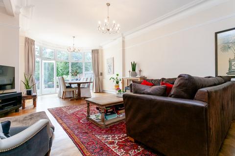20 Monkhams Drive, Woodford Green, IG8 0LQ