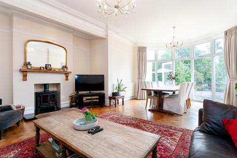 20 Monkhams Drive, Woodford Green, IG8 0LQ