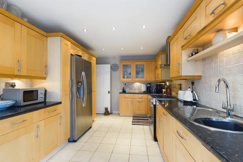 4 Applegate Close, Oakwood, Derby, DE21 2SL