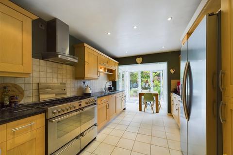 4 Applegate Close, Oakwood, Derby, DE21 2SL