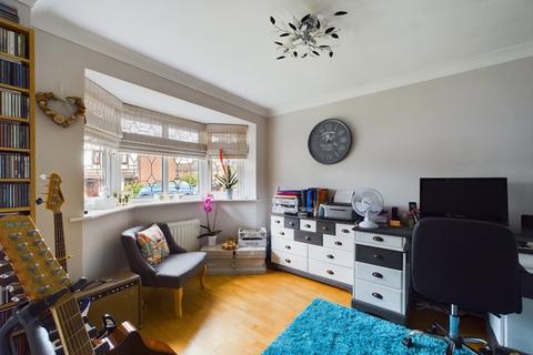 4 Applegate Close, Oakwood, Derby, DE21 2SL