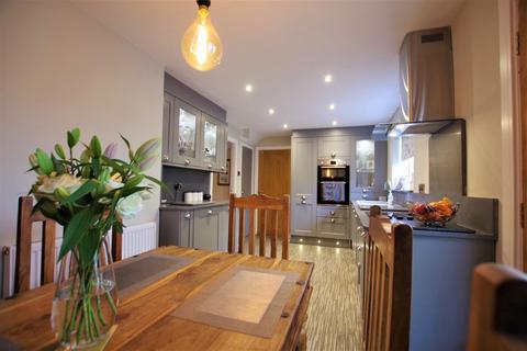 52 Copes Way, Uttoxeter, ST14 7HG
